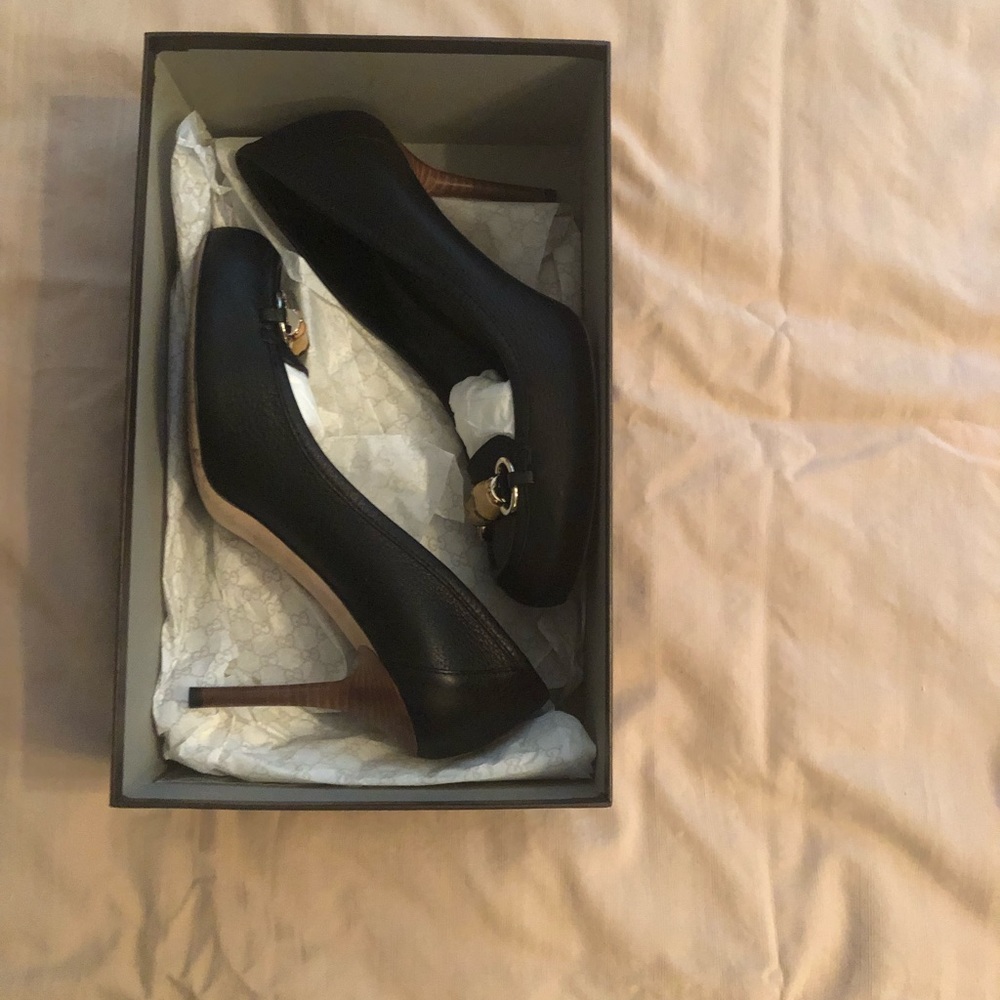 Gucci any occasions black pumps